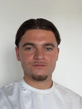 Recruiter img